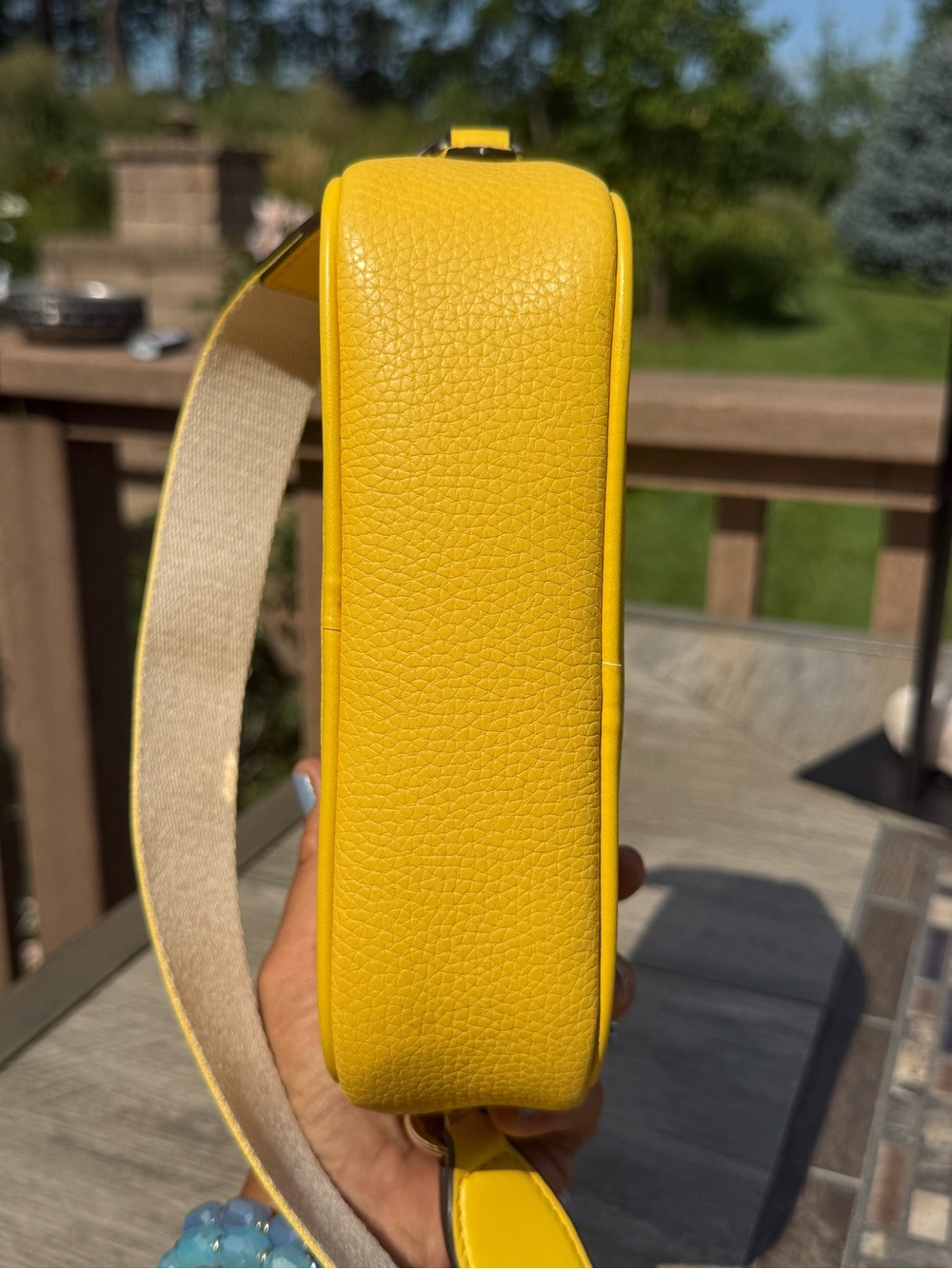 EUC Michael Kors Maisie Small 2-in-1 Camera Yellow Crossbody
Bag - Picture 14 of 15